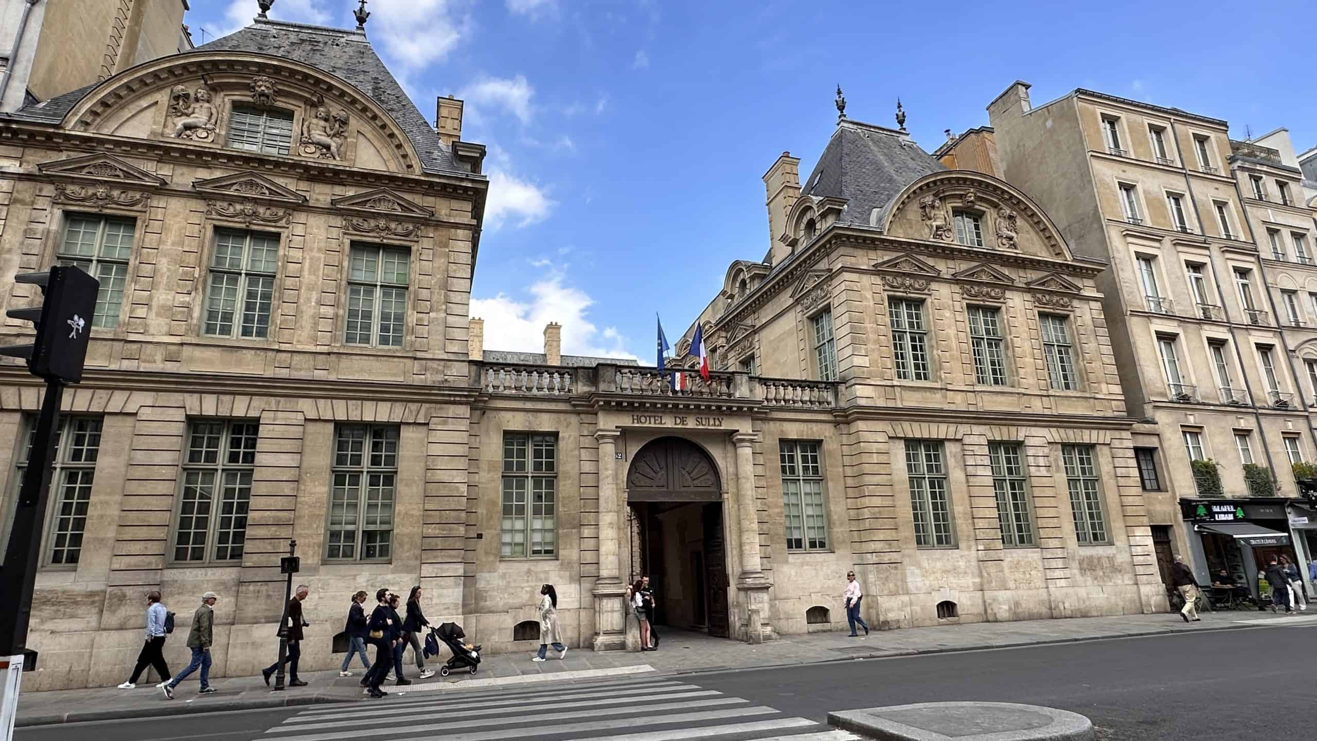 Entrance to Hotel de Sully