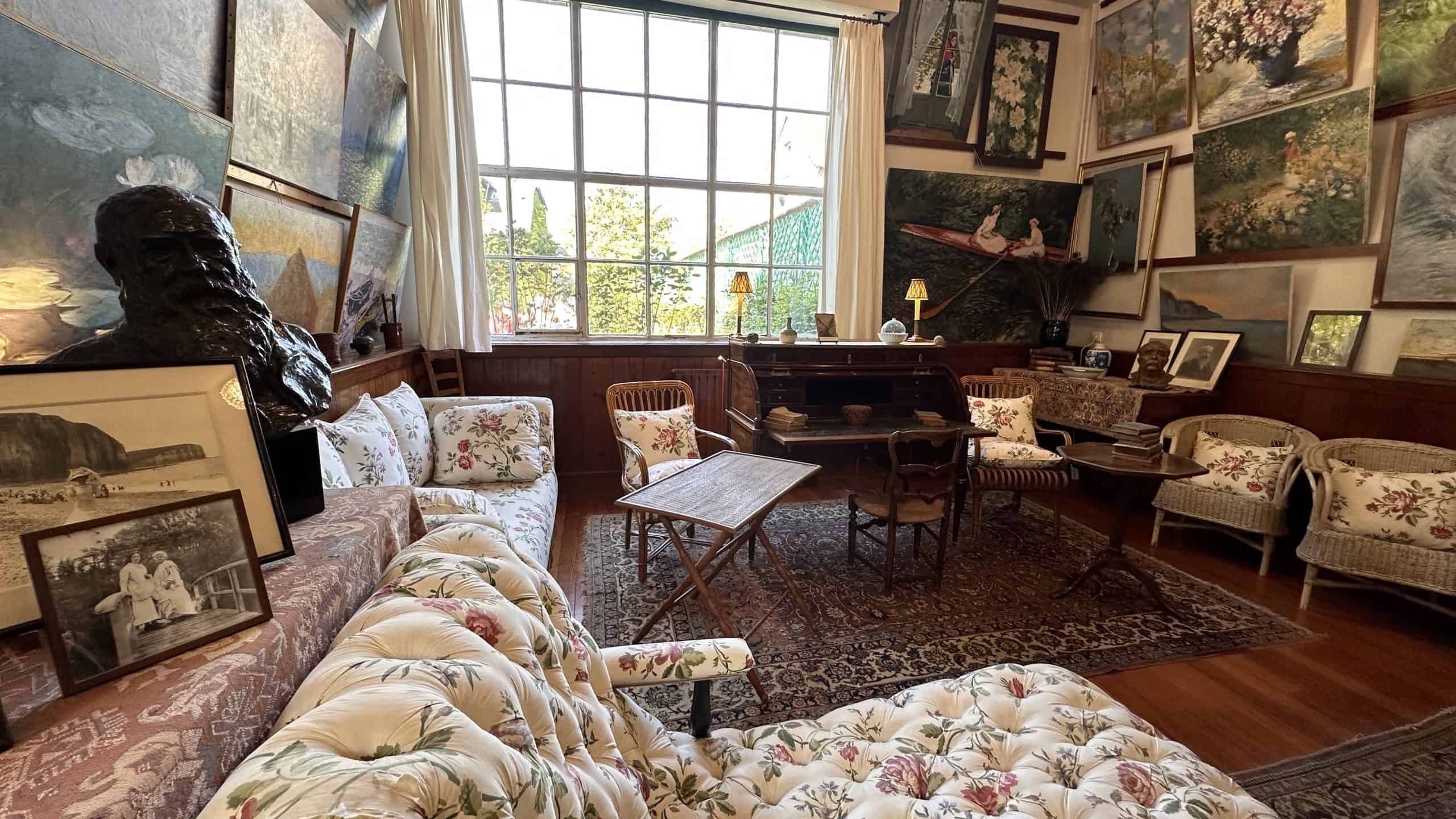 Lounge of the house