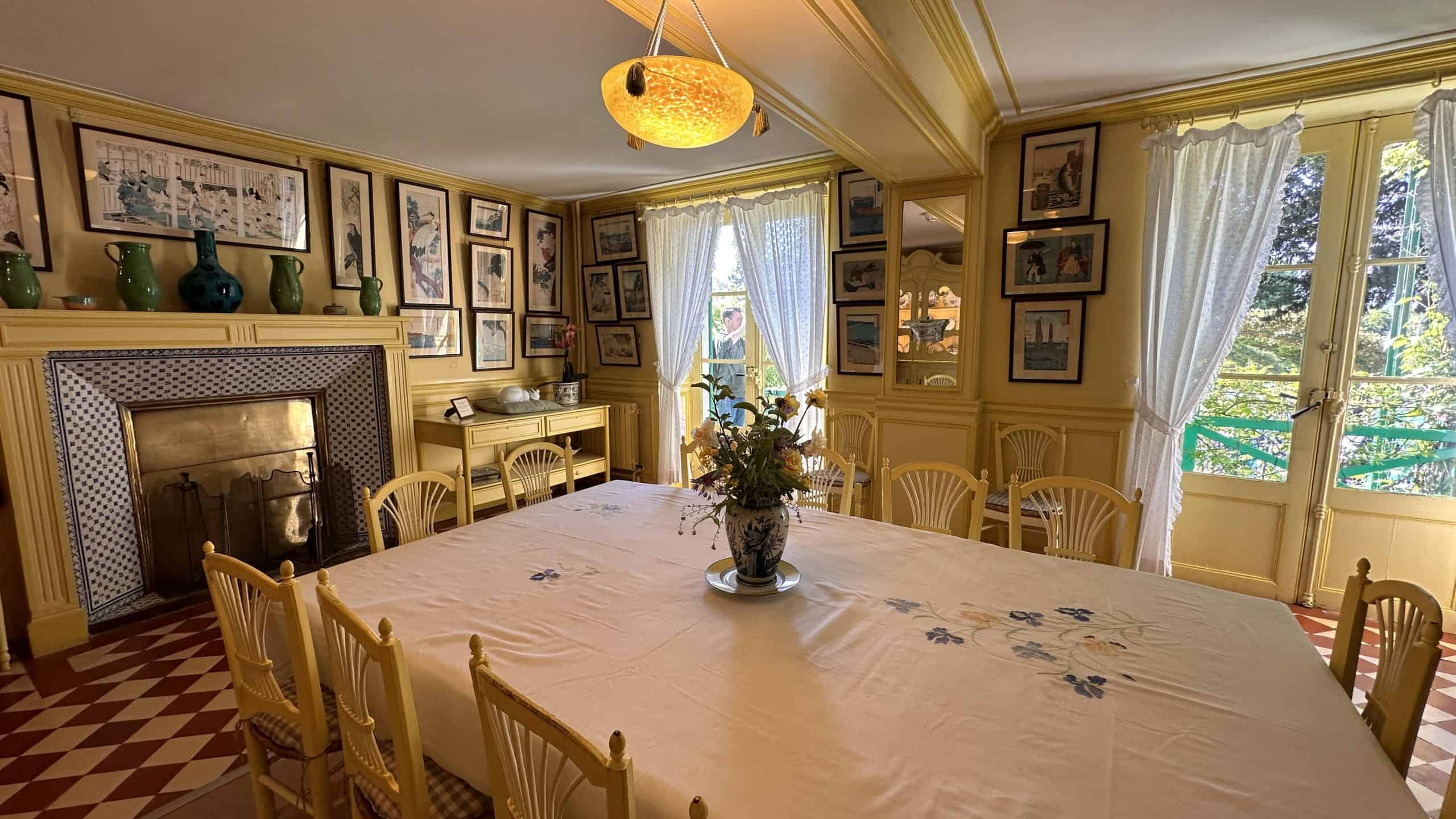 The yellow dining room