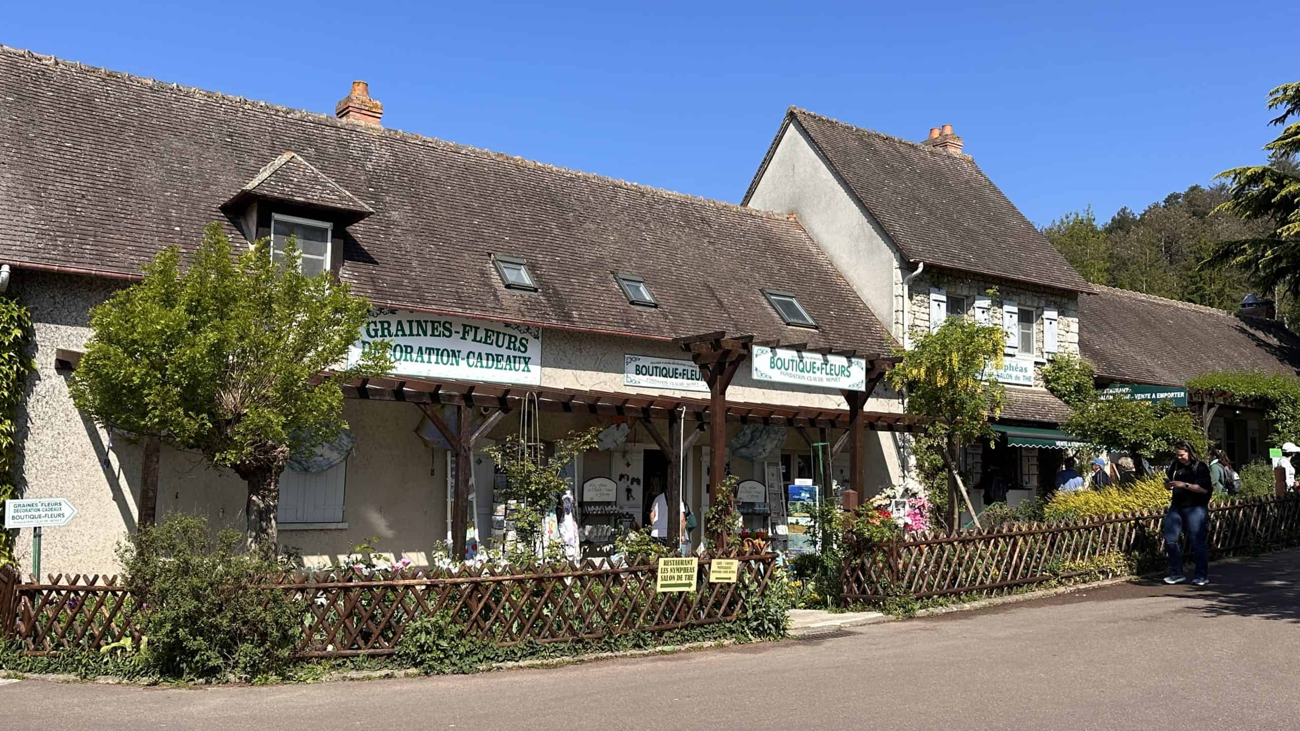 Shopping in Giverny