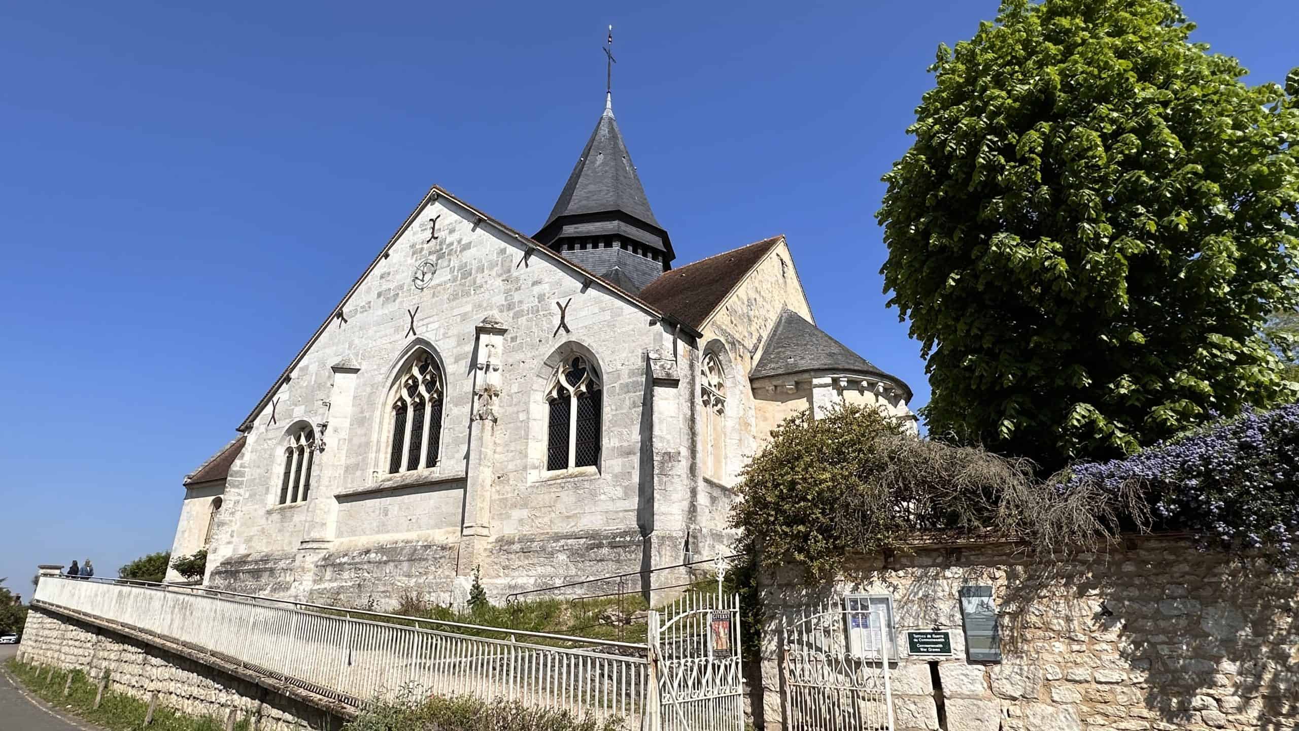 Church in Giverny with cemetery