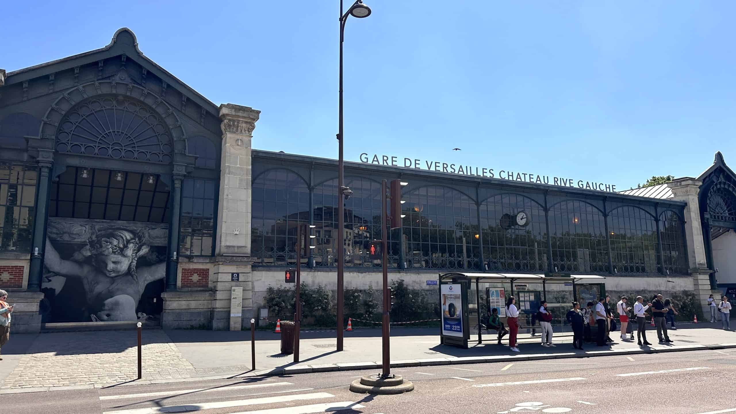 Chateau de Rive Gauche Train Station