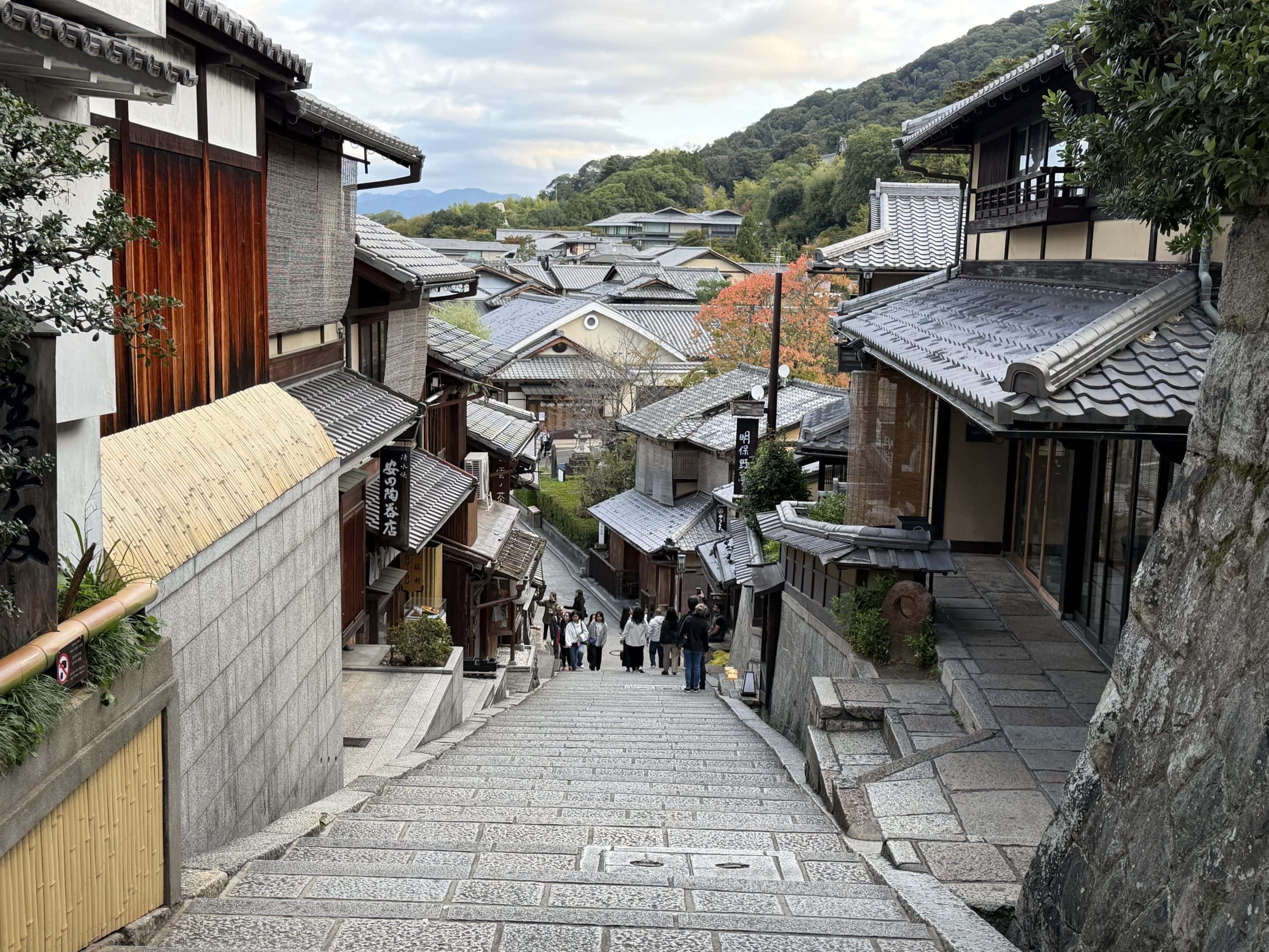 Ninenzaka Street in the early morning