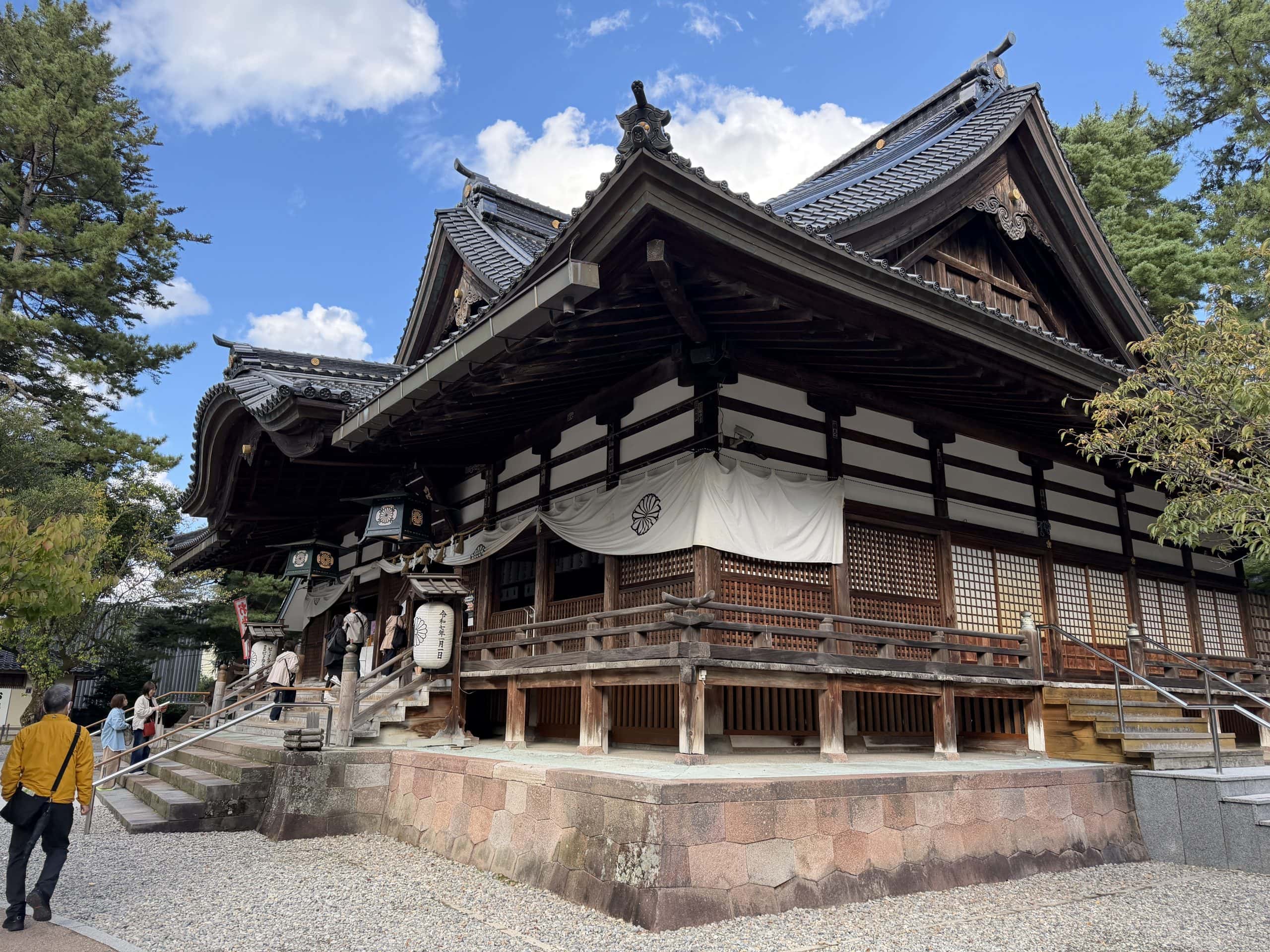 Oyama jinja shrine