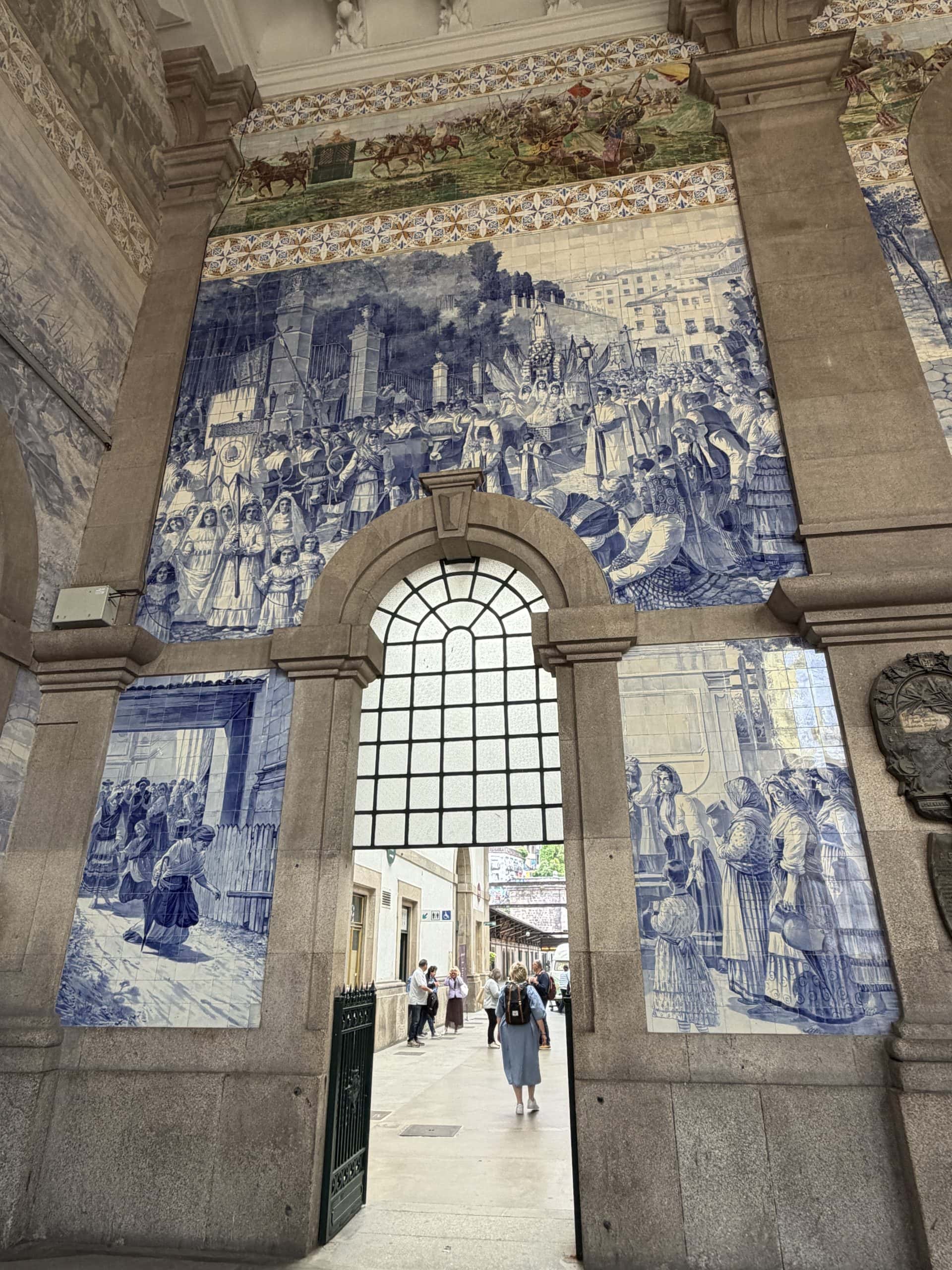 Sao Bento Train station