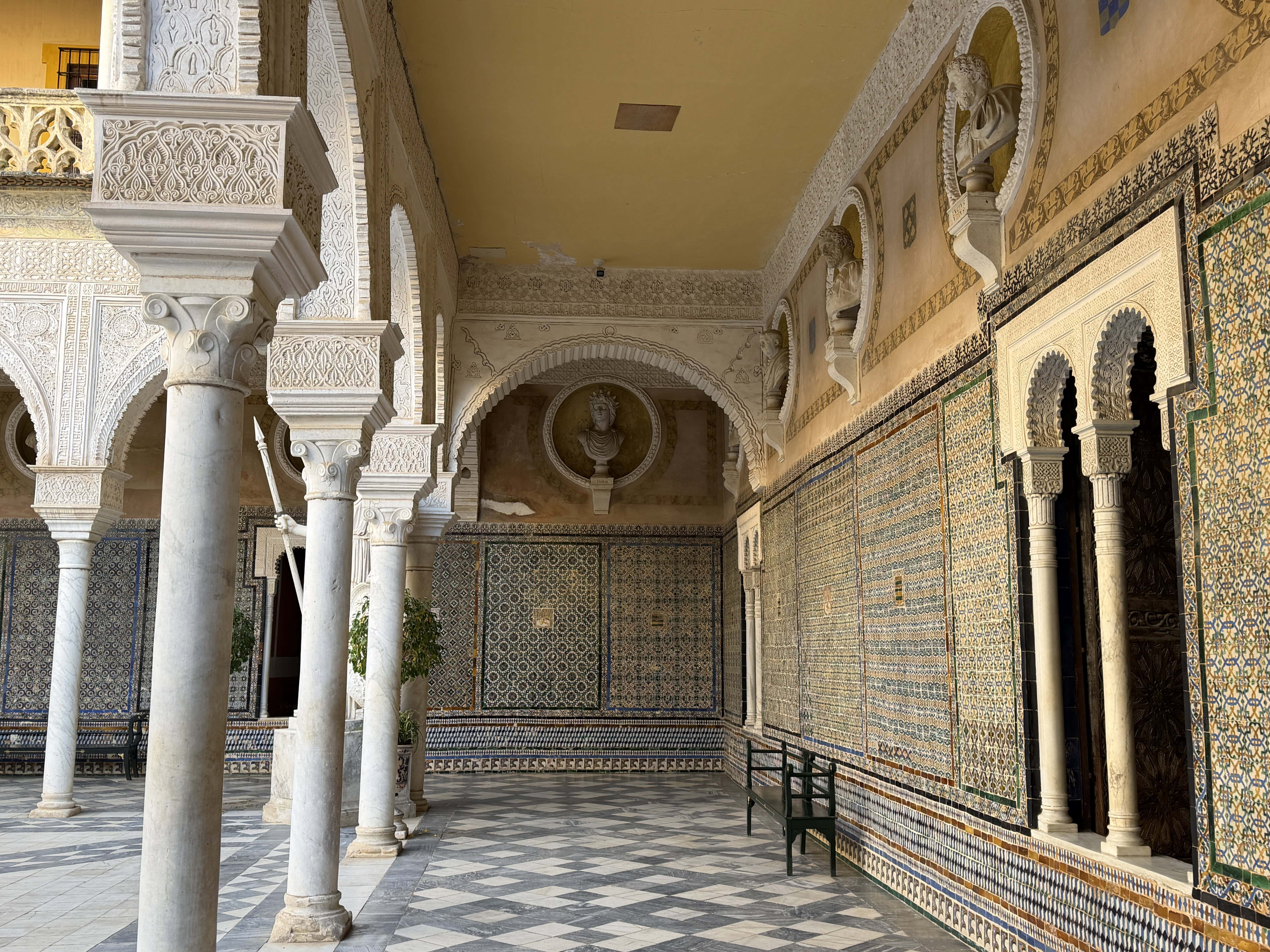 Tiled hallways around Casa de Pilatos