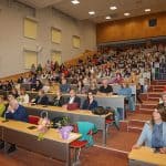 Studenite ot FOZ Prof. d-r Tsekomir Vodenicharov, dmn s prizovi mesta v Natsionalno sastezanie, snimka na uchastnitsite v zalata