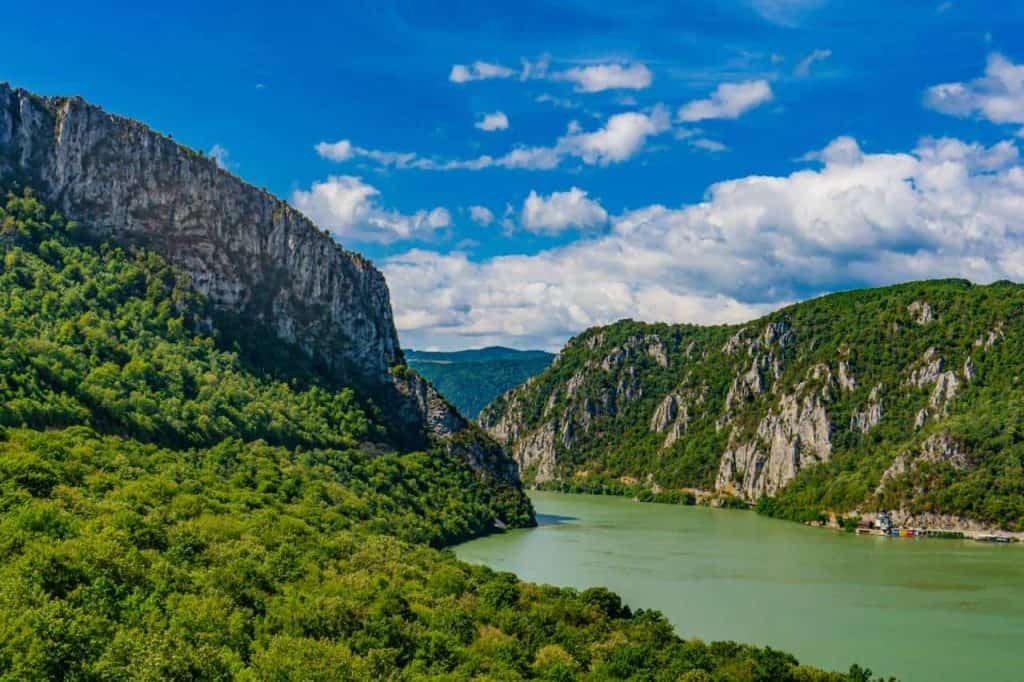 traveling to serbia