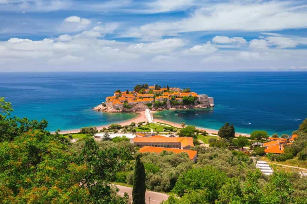 traveling to montenegro