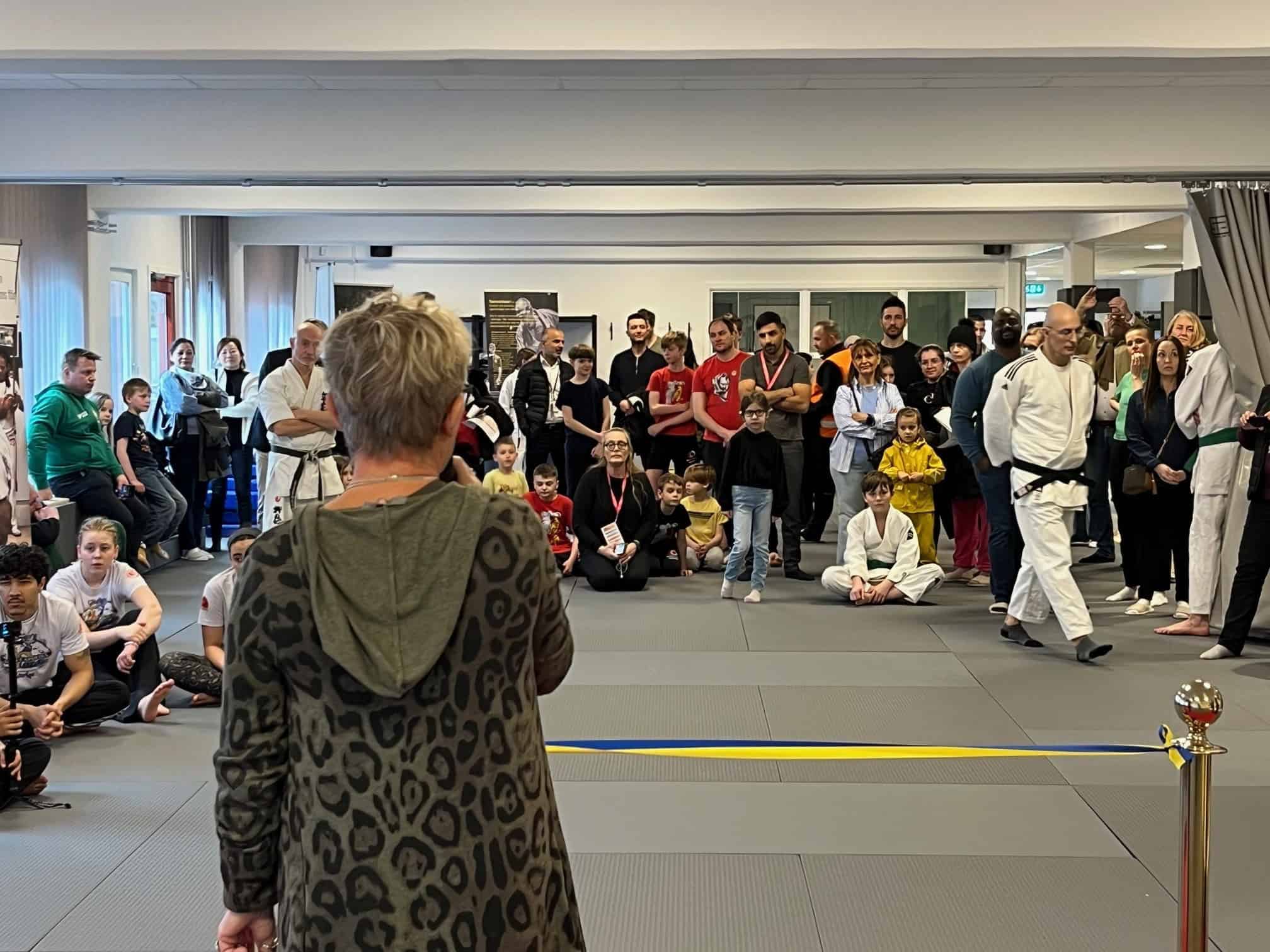 Invigningstal när Gårdstens kampsportcenter öppnade