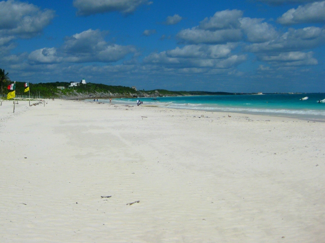white-sand-and-flags-tulum-beach-original-edit-640x480