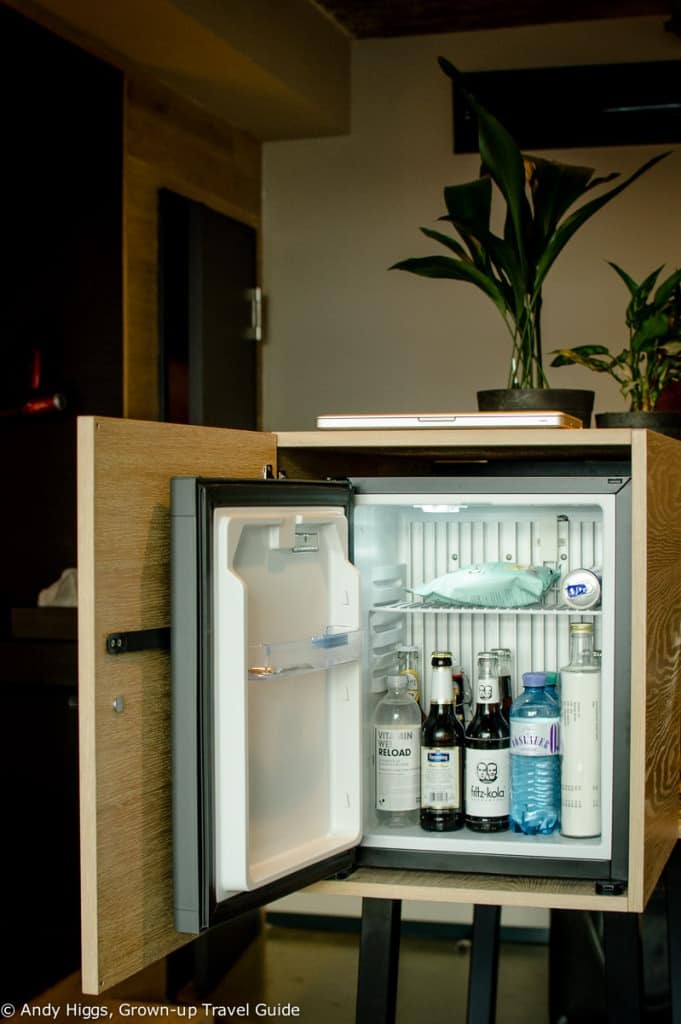 Bikini minibar