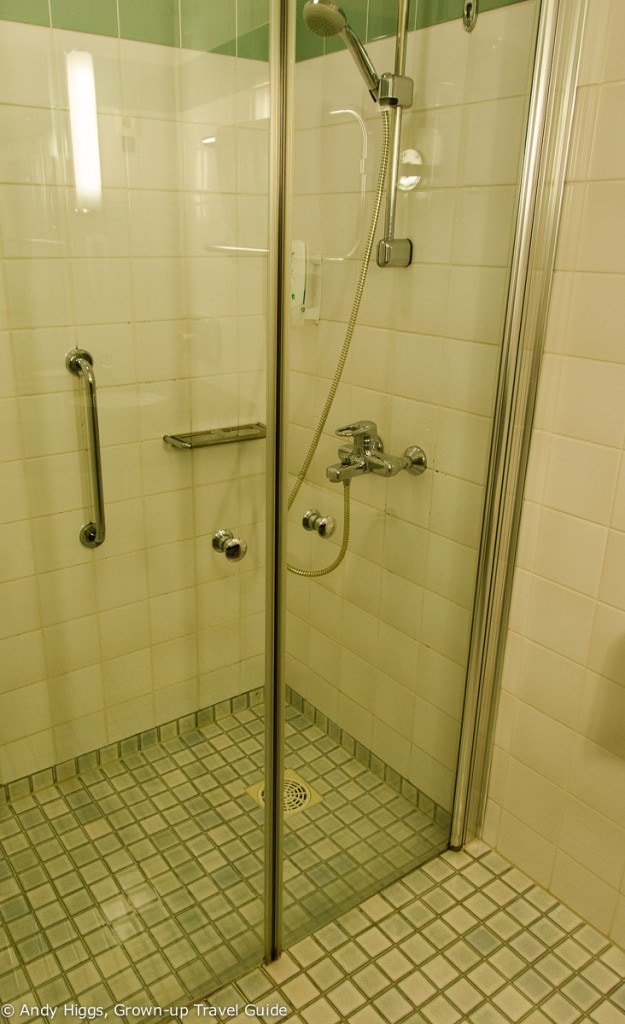 Radisson Blu Seaside Helsinki - Shower