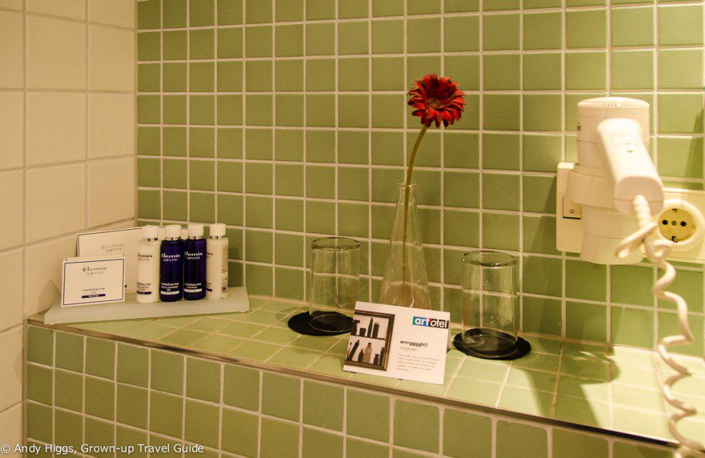Bathroom shelf
