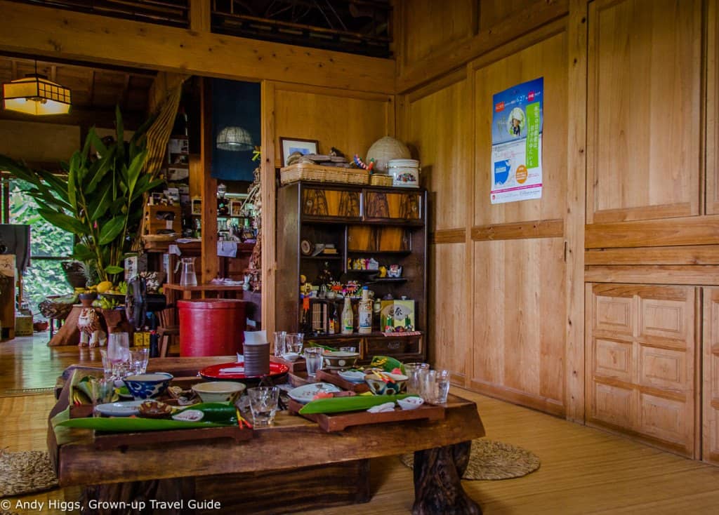 Lunch restaurant interior 1