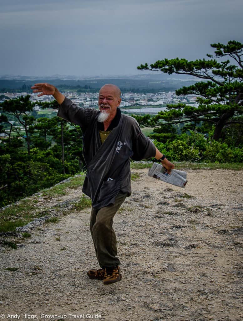 Zakimi-jo guy dancing