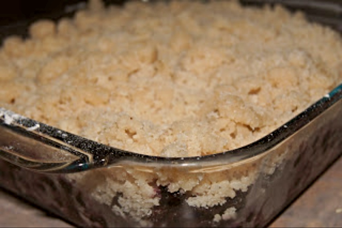 Baked Blueberry Crisp in a pyrex dish.