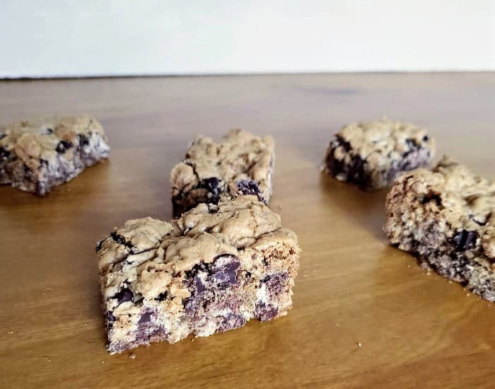 Yummy chocolate chip oatmeal bars