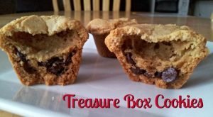 Treasure box cookie recipe - cookies that look plain on the outside but have a fun secret treasure inside! #chocolatechip #cookies #stuffed #easyrecipes