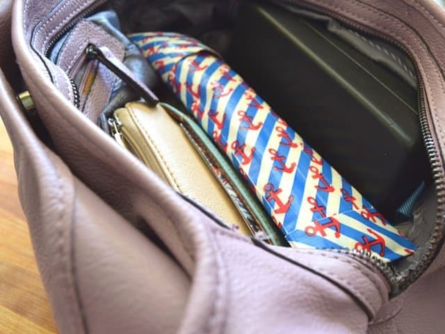 Easy and discreet duct tape pouch