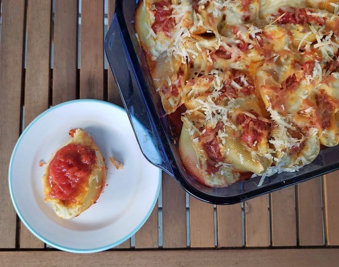 Simple stuffed shells served