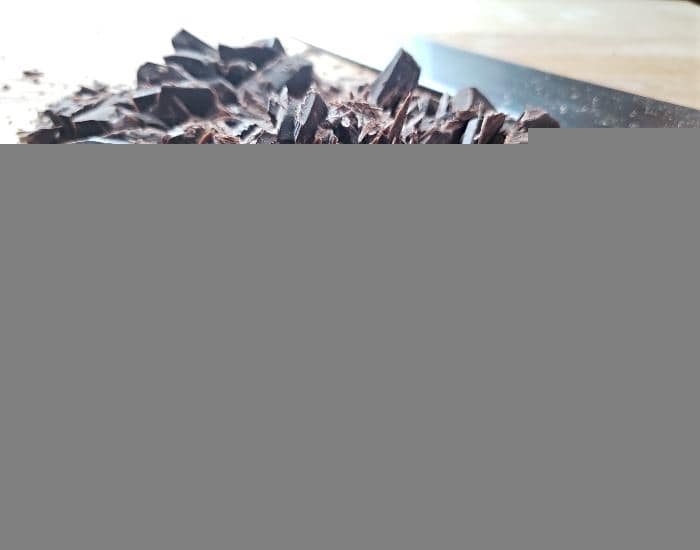 Dark chocolate pieces