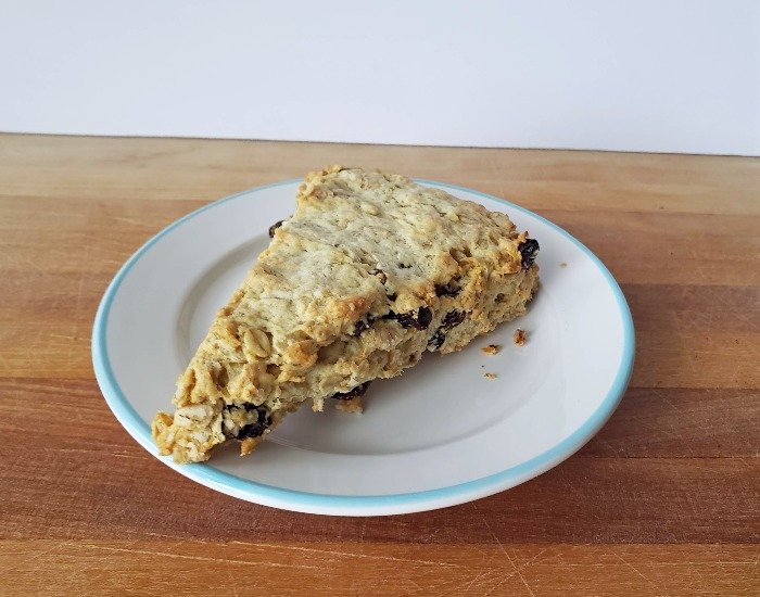 Easy buttermilk raisin scone