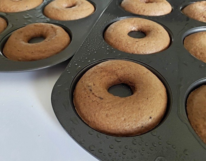 Bake mocha donuts until puffy