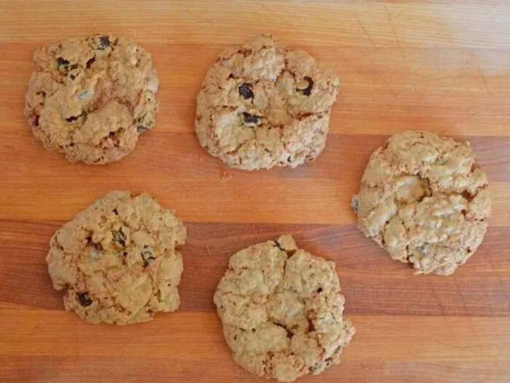 Image shows delicious oatmeal raisin cookies.
