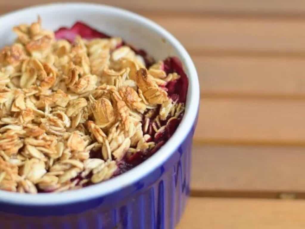 Image shows yummy baked cherry oatmeal.