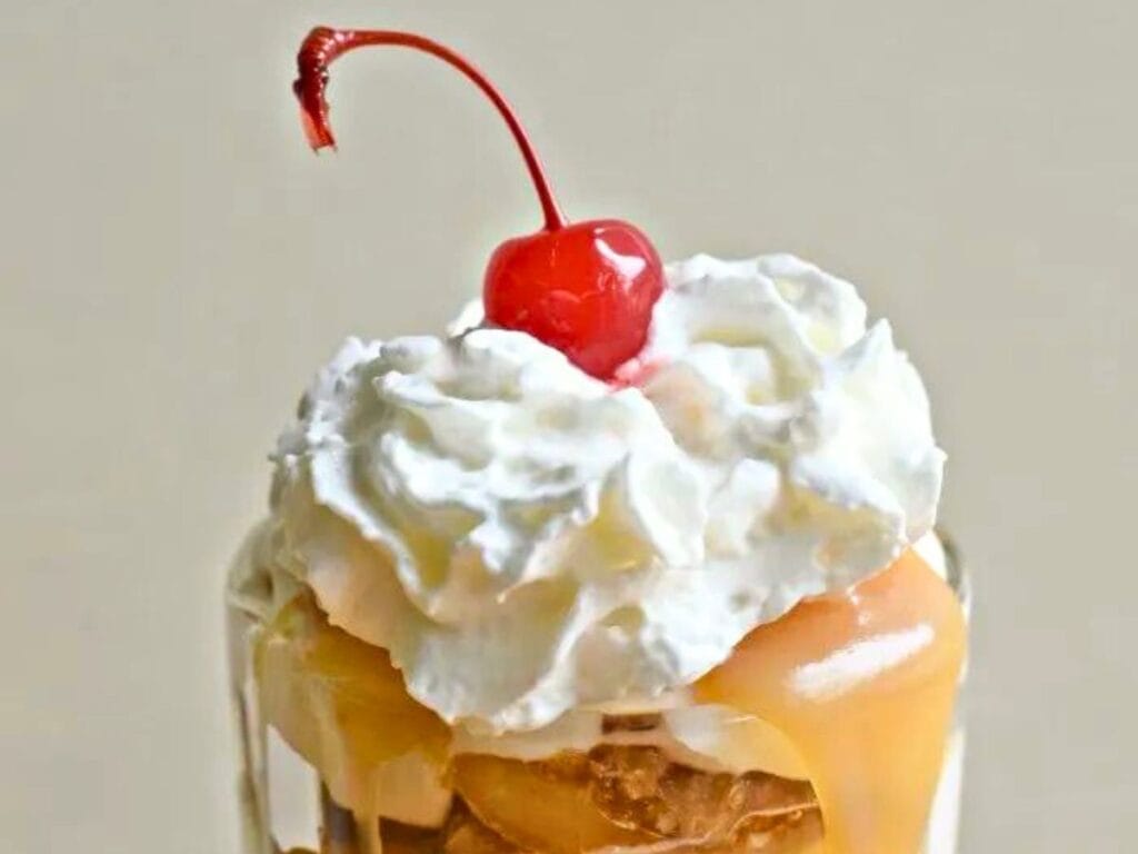 Image shows apple pie parfait recipe.