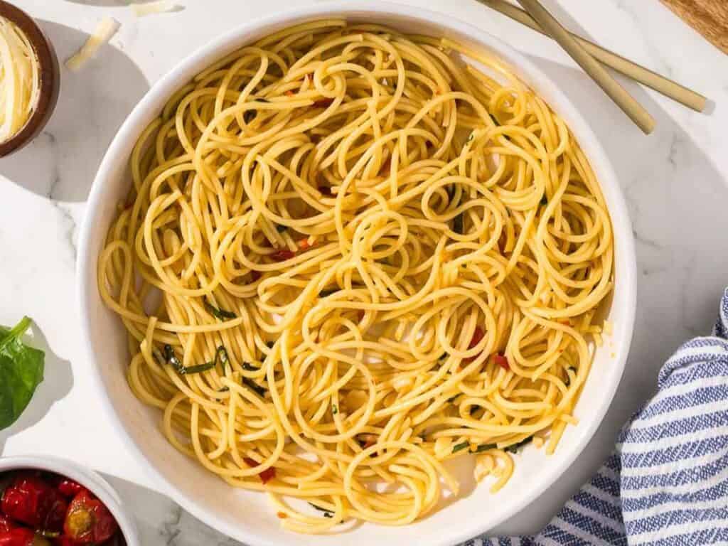 Image shows delicious pasta aglio olio e peperoncino.