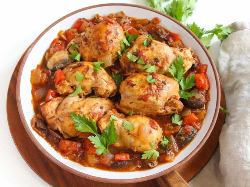 Image shows slow cooker chicken cacciatore recipe.