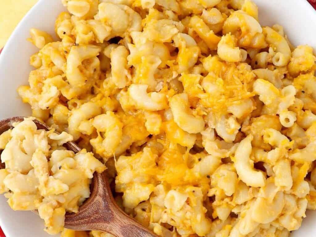 Image shows slow cooker mac and cheese recipe.