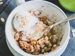 Image shows delicious microwave apple crisp.