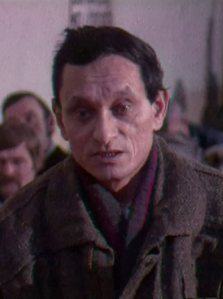 Tehetetlenül