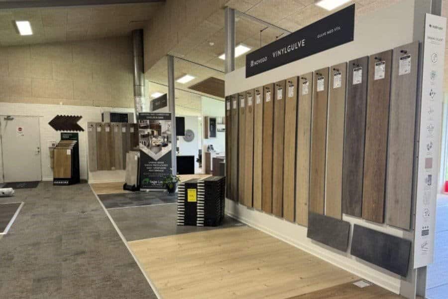1. Farvestrålende vinylgulve i showroomet hos Humano, specialister i gulvløsninger og design.