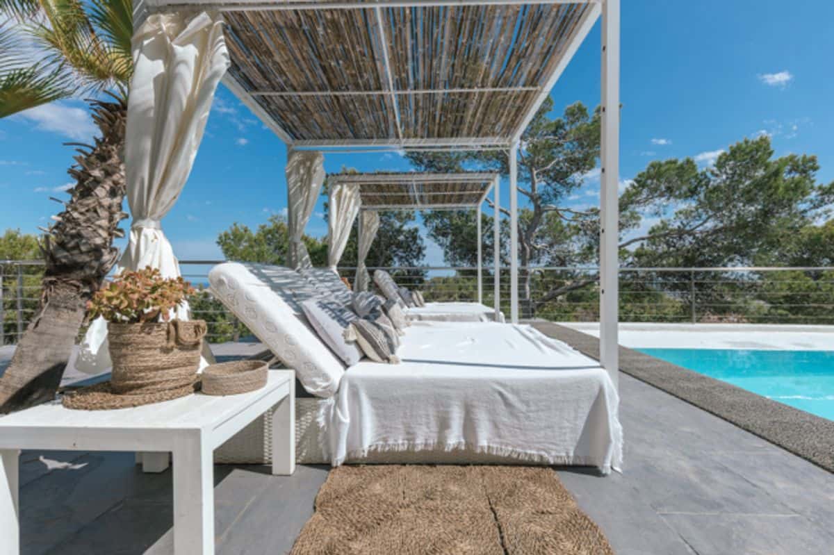 Sant Jordi Hilltop Villa