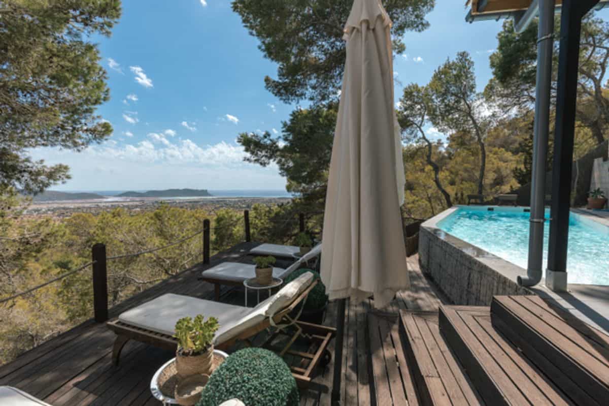 Sant Jordi Hilltop Villa