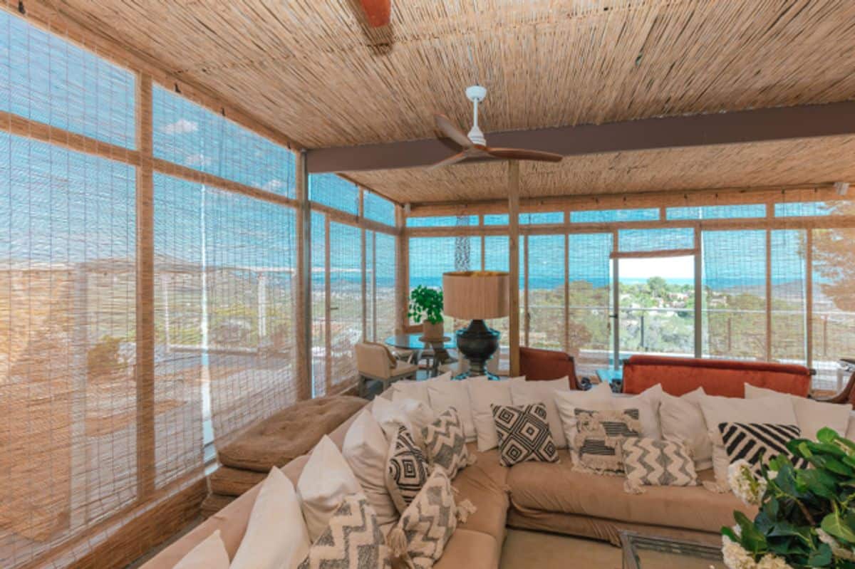 Sant Jordi Hilltop Villa