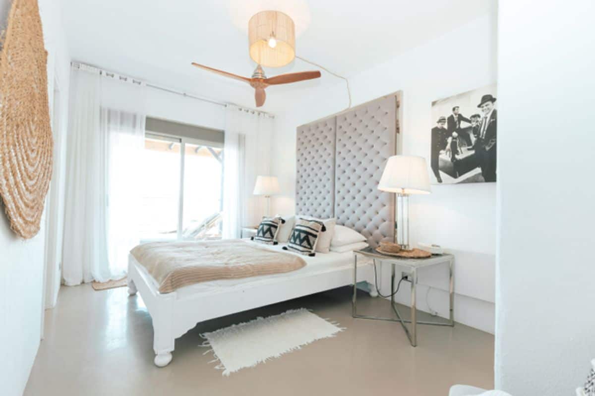 Sant Jordi Hilltop Villa