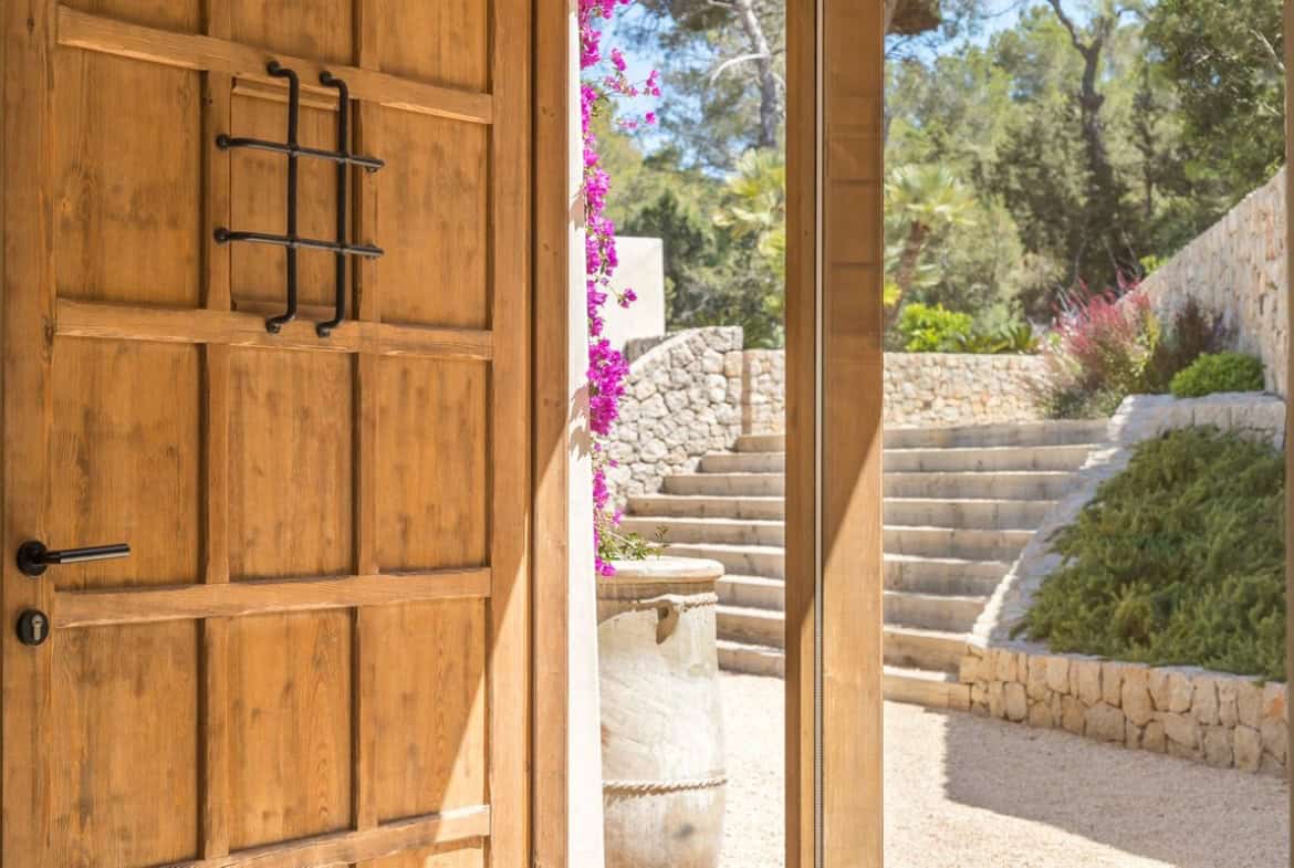1170