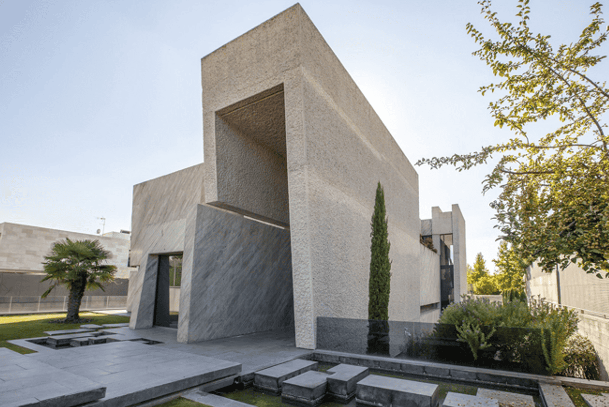 Altair Castle Chalet