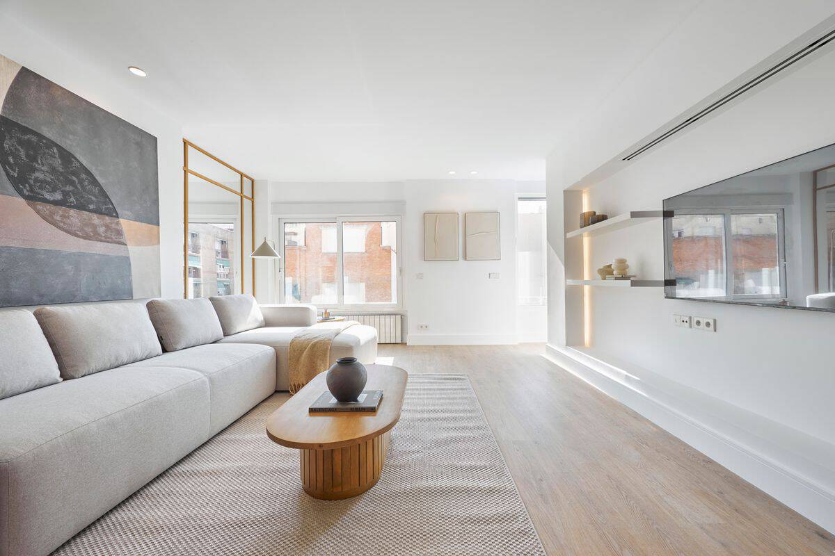 Renovated Apartment in Castellana