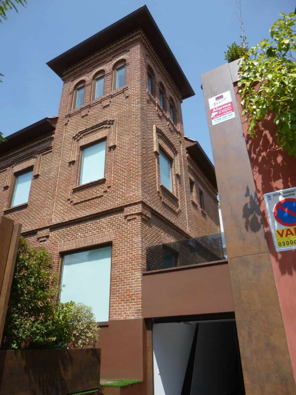 Architectural House in Colonia del Retiro