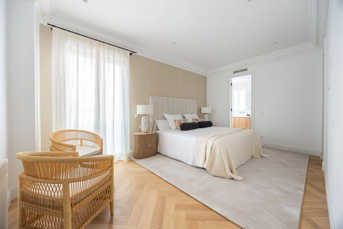López de Hoyos Apartment
