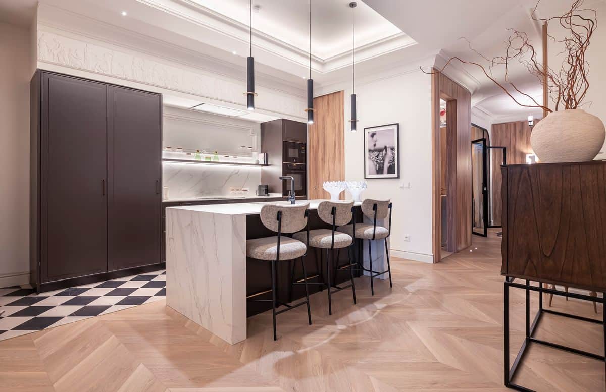Dual-Living Apartment in Recoletos