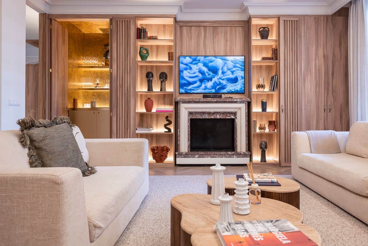 Dual-Living Apartment in Recoletos
