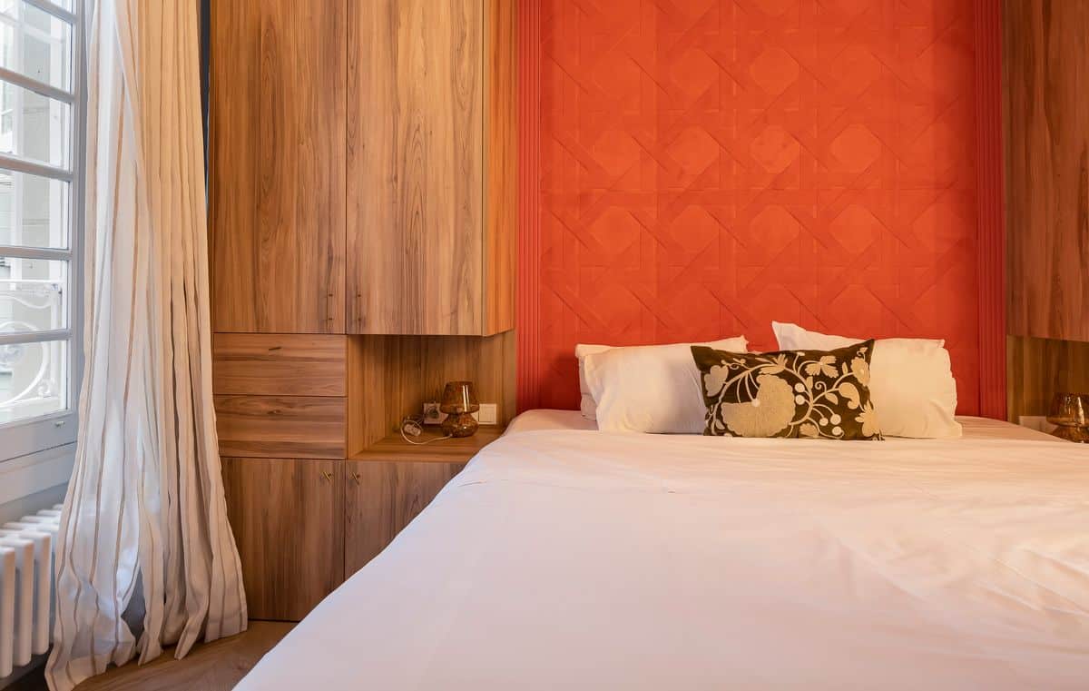 Dual-Living Apartment in Recoletos