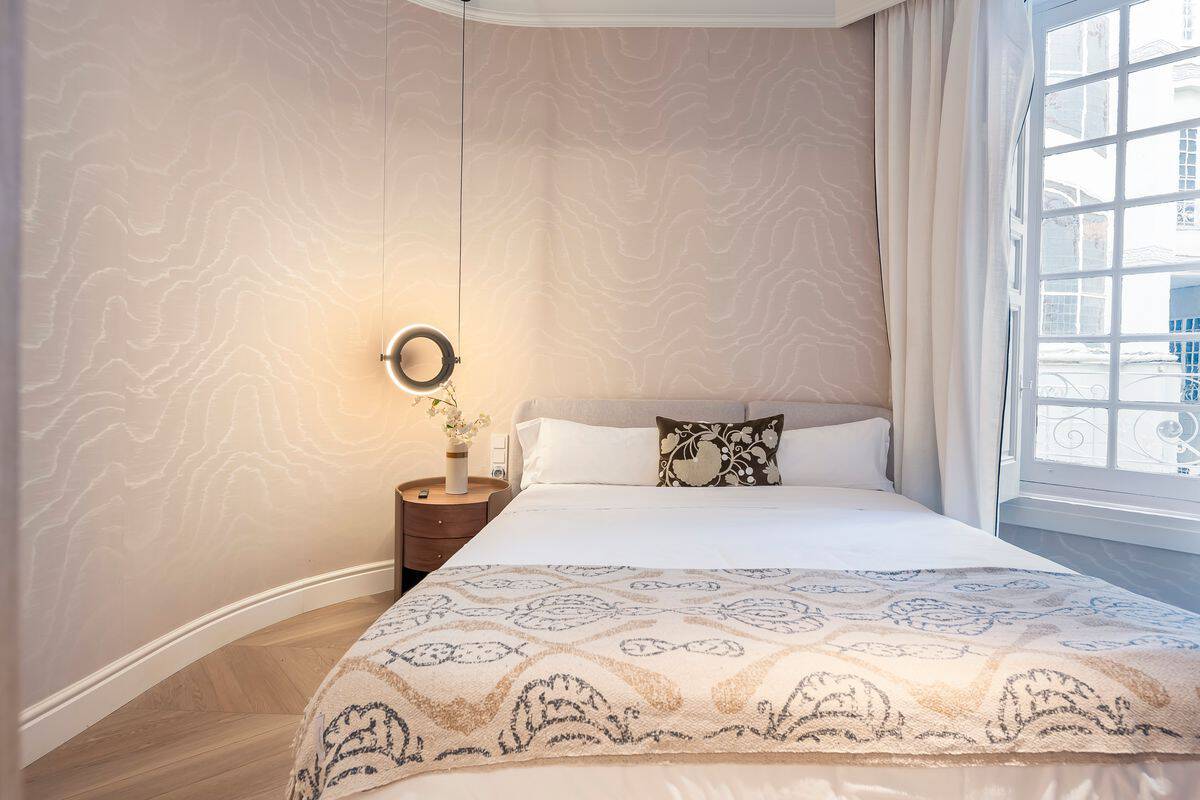 Dual-Living Apartment in Recoletos